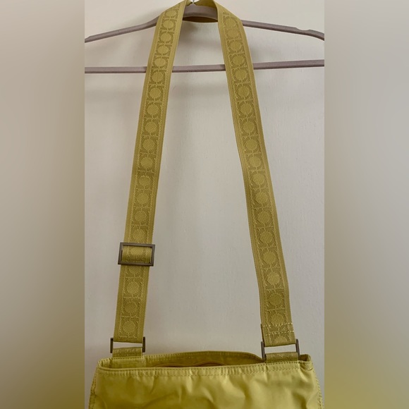 Kenneth Cole Reaction: Purse - Picture 8 of 11